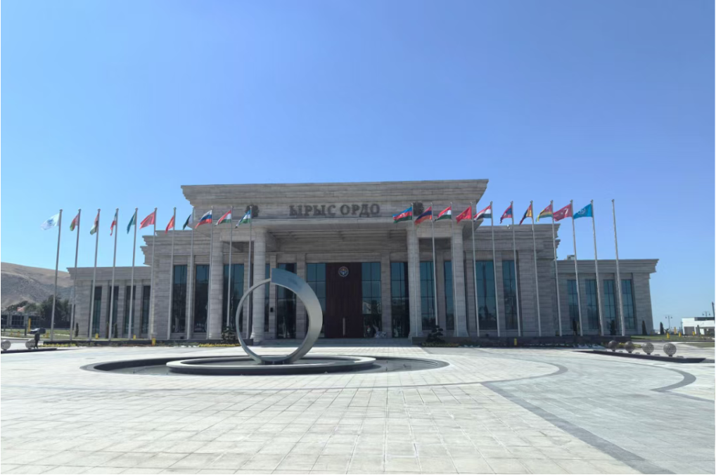 西子电梯护航上合峰会主场馆，助力吉尔吉斯斯坦新地标落成
